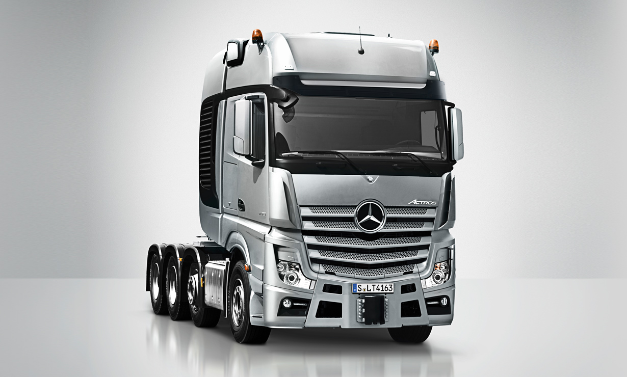 FAHRZEUGE_der-neue-actros-schwerlasttransport-bis-250-tonnen_04_Galerie_2.jpg