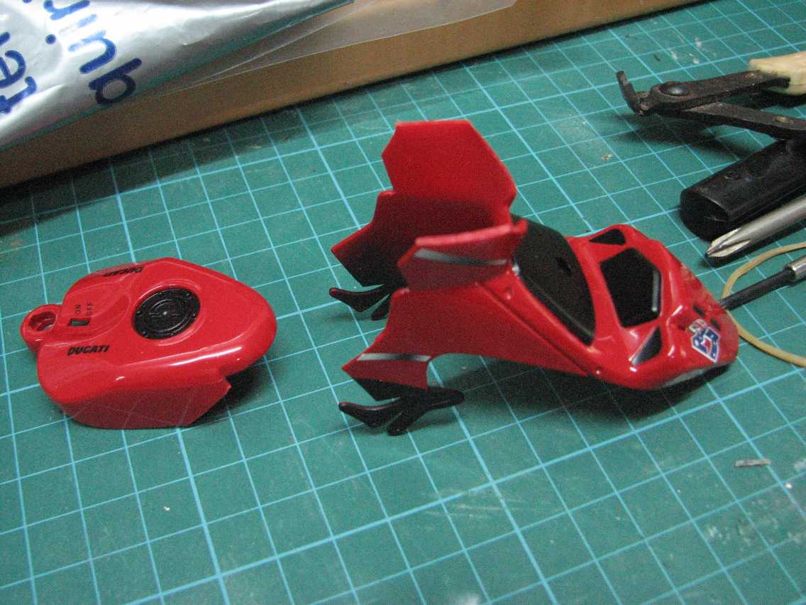 分開左兩件裝人仔會易d