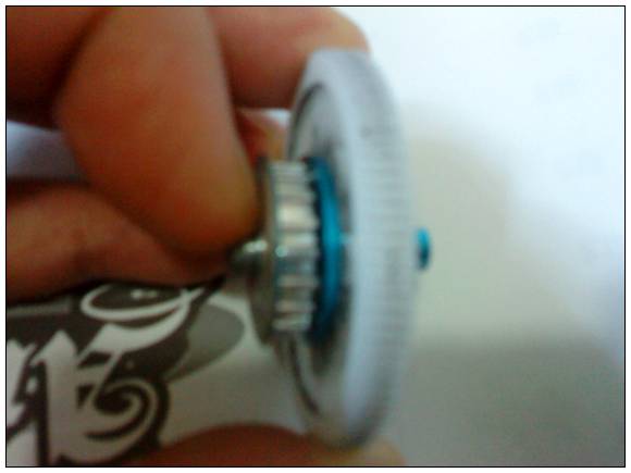 皮帶輪中間有一條空位