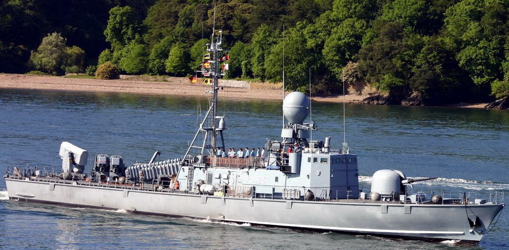 143a 导弹艇初下水