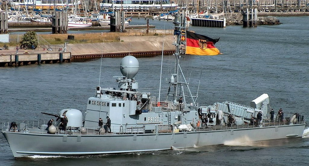 143a 导弹艇初下水