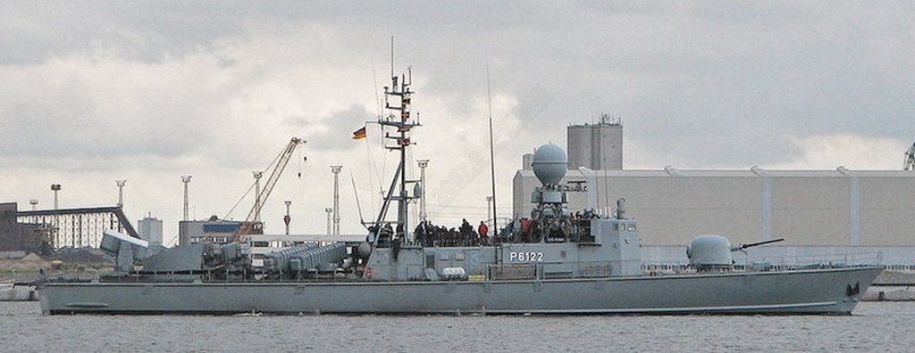 143a 导弹艇初下水
