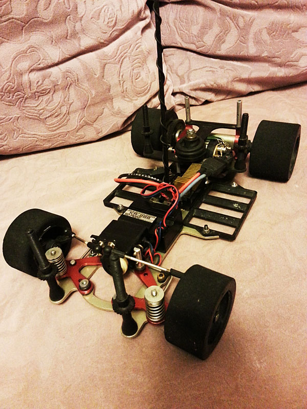 全車外貌，當年好興分體電，仲有支防翻天線干。