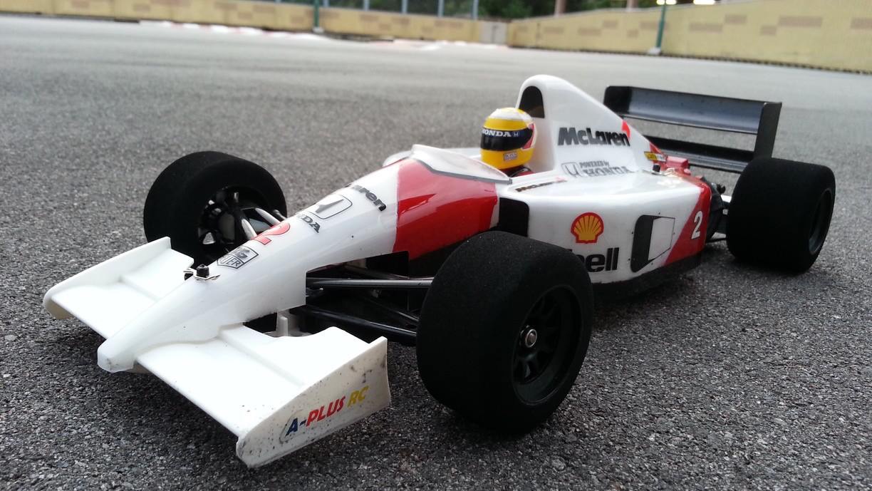 想砌部 f1 mclaren mp4/6