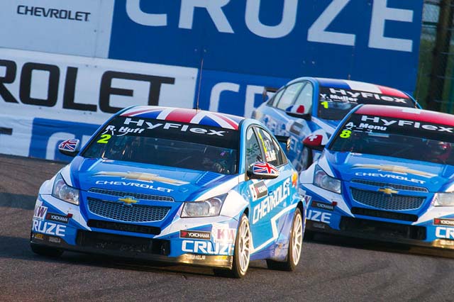 25 - 2012 WTCC CHEVROLET CRUZE HUFF 02.jpg