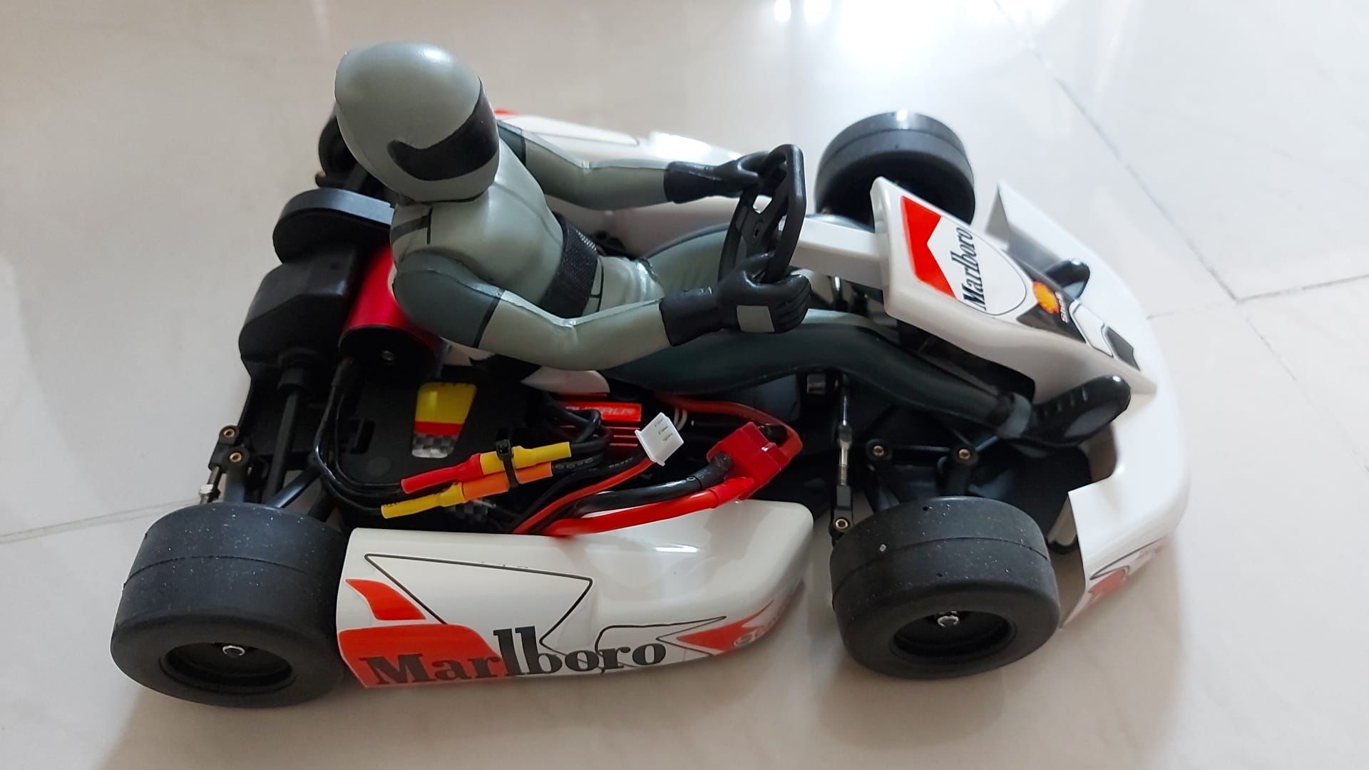 1:8 Kart仔