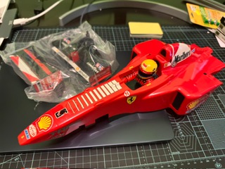 出售 全新未落地 F103 車殼 Ferrari 花