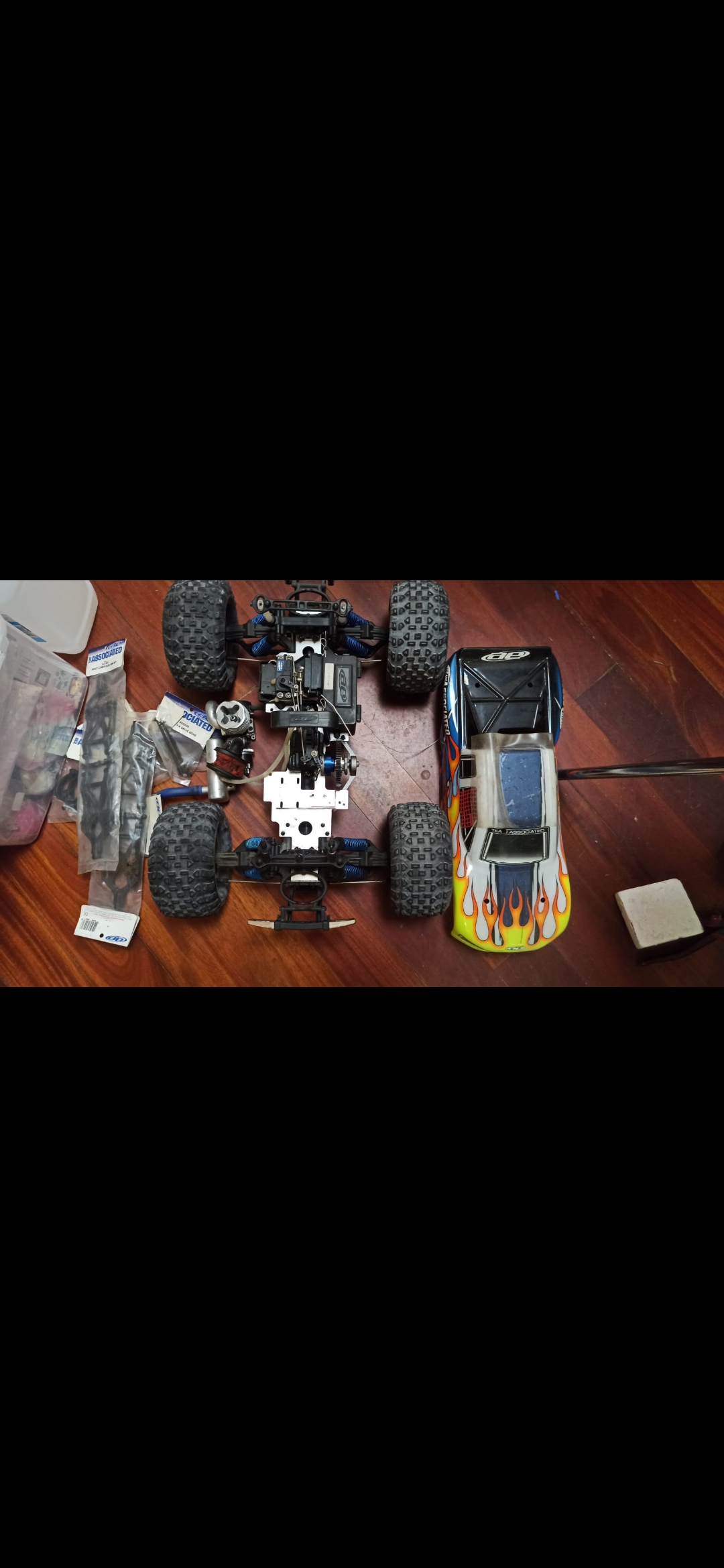 出售油車四輛,兩個engine 全新,兩個九成新