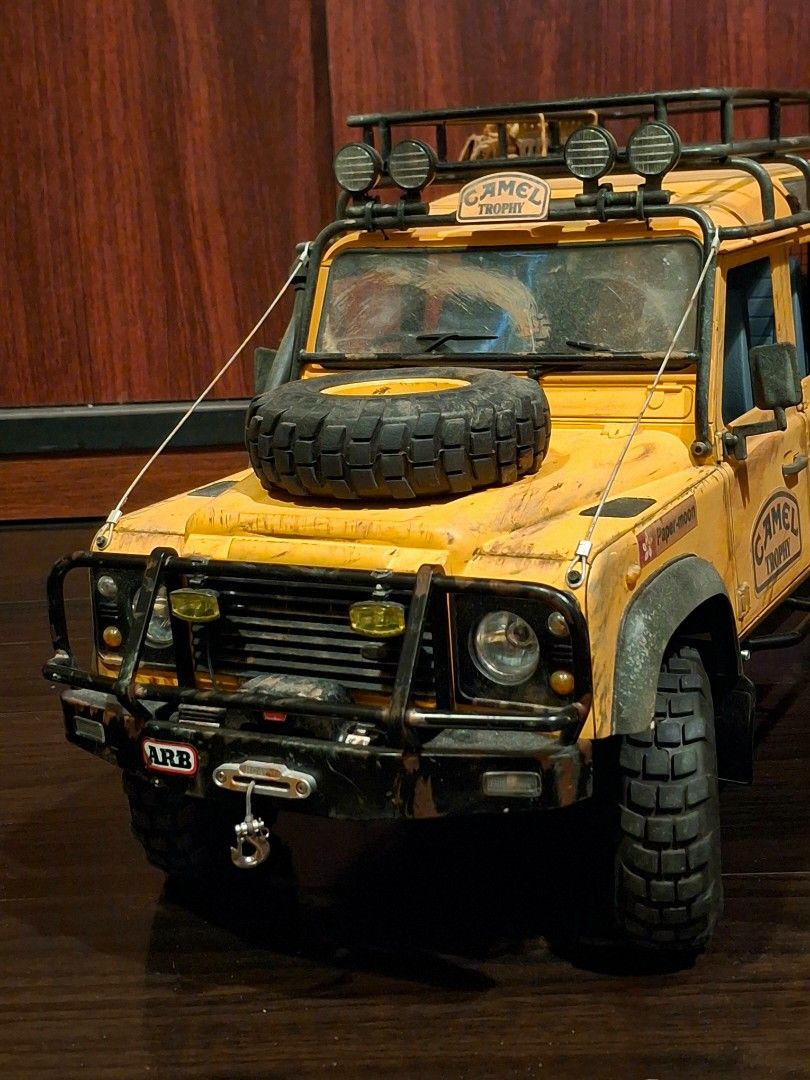 rc4wd_110_d110_land_rover____r_1757825536_4d00cc2a_progressive.jpg