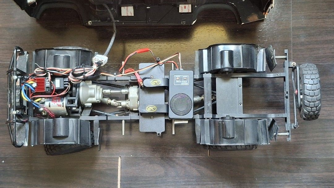 rc4wd_110_d110_land_rover____r_1757825172_4c813d0a_progressive.jpg