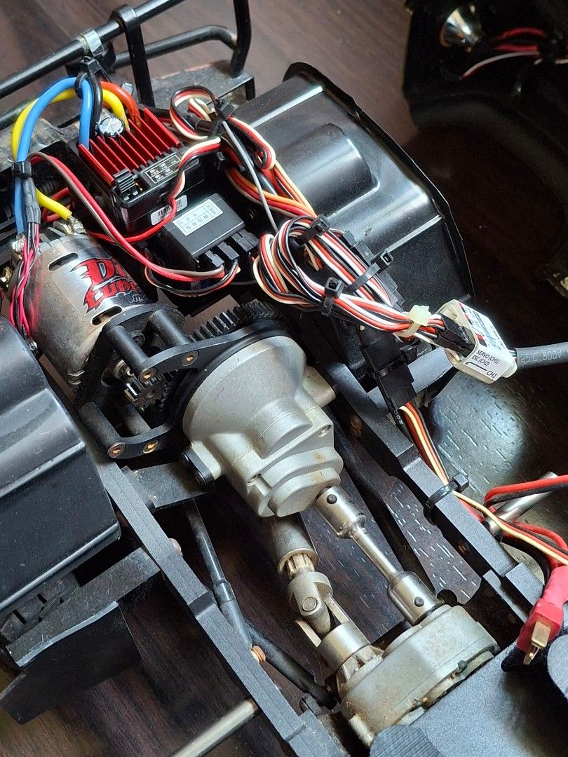 rc4wd_110_d110_land_rover____r_1757825172_c4b1dd3c_progressive.jpg