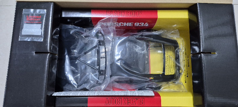售孖星 Porsche 934 (黑膠版)