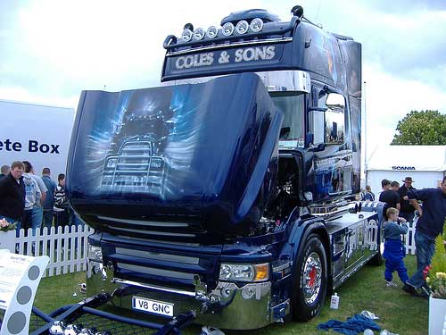 nakladny-automobil-scania[1].jpg