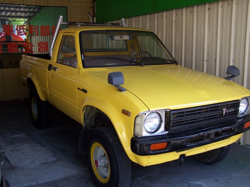 HILUX1.jpg
