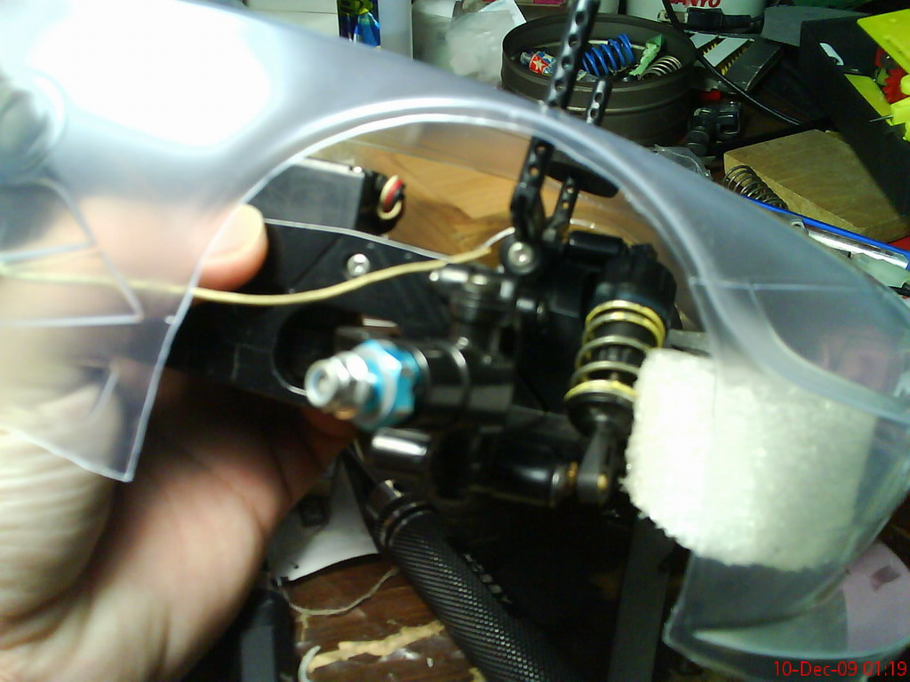 前避震一樣內塞6mm墊片，但接頭加長。