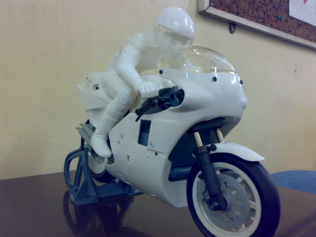 連個人仔都未黏好